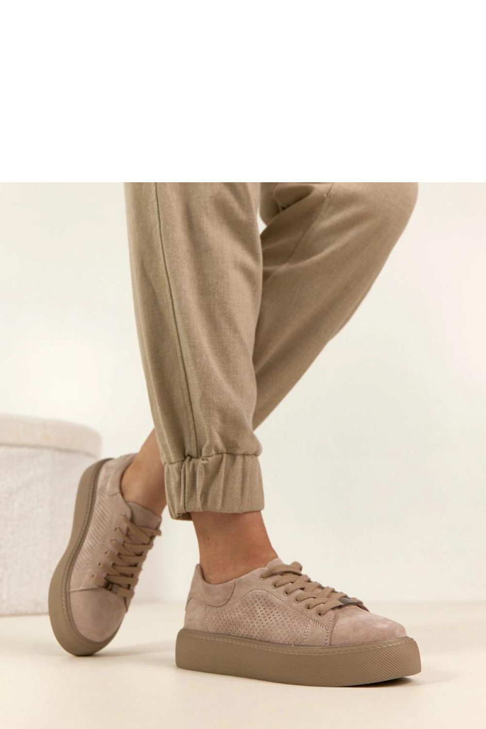 Sportschoenen op een platform Solea foto 3