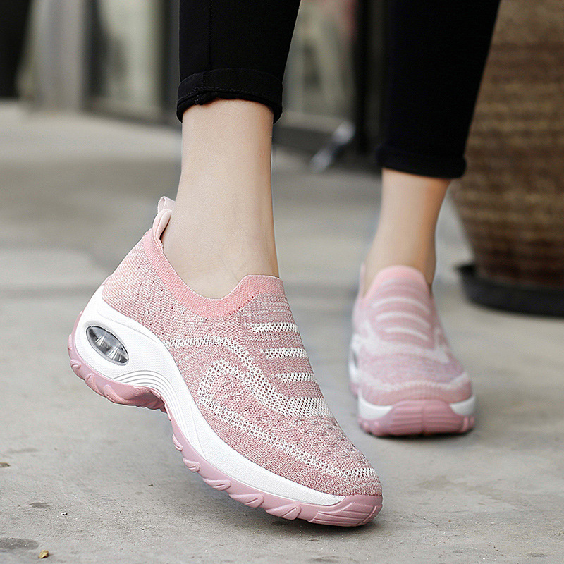 Old Beijing Cloth Red Sports Soft Bottom Air Cushion Shoes foto 4