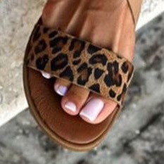 Womens Leopard-Print Open-Toe Sandals With Criss-Cross Straps foto 3