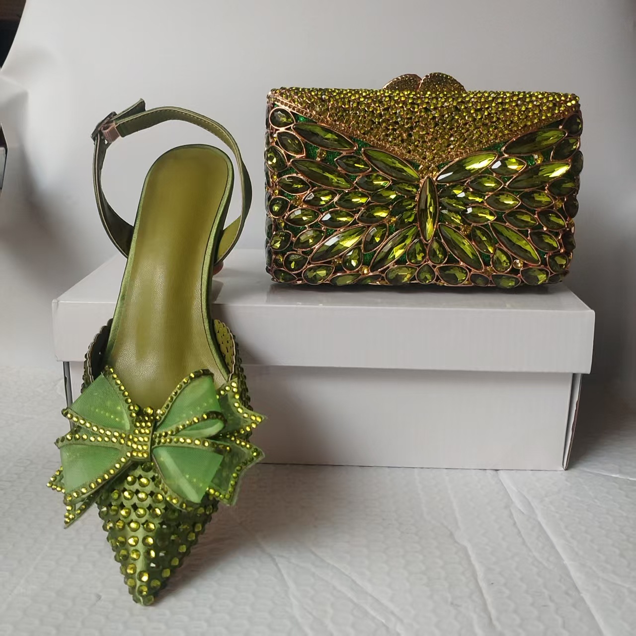 Full-Strass Pointed-Toe High Heel Sandals Crystal Rhinestone Pointed-Toe Heels foto 2