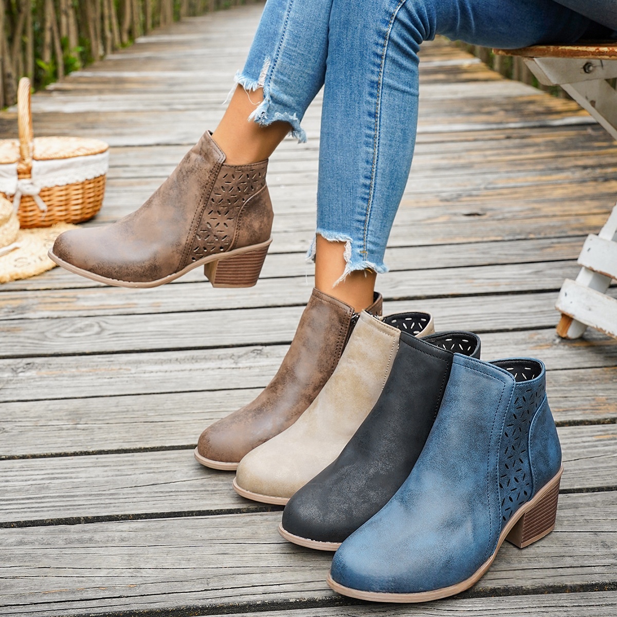 Chunky-heeled Pointed-toe Hollow-out Solid-color British-style Boots foto 3