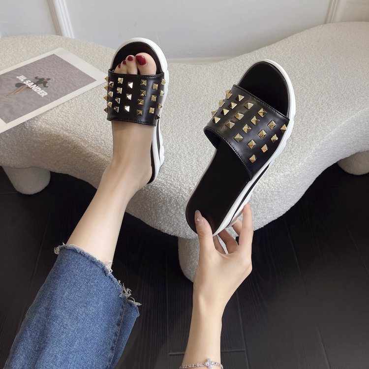 Cross-border Plus-size Rivet Leather Slippers Women's Shoes foto 4