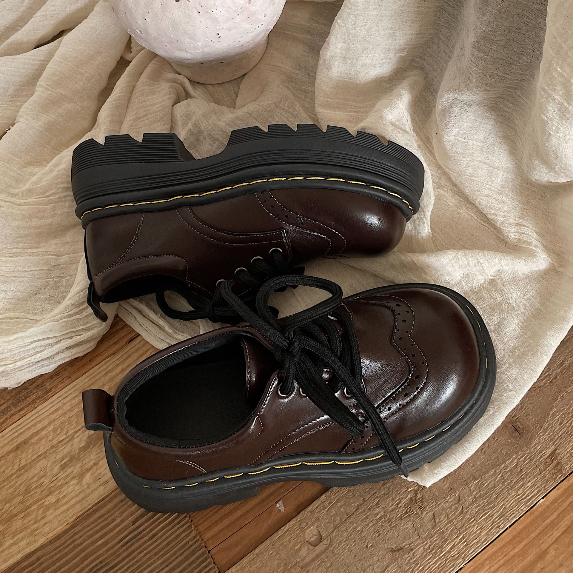 Womens Casual British-style Soft-soled Leather Shoes foto 5