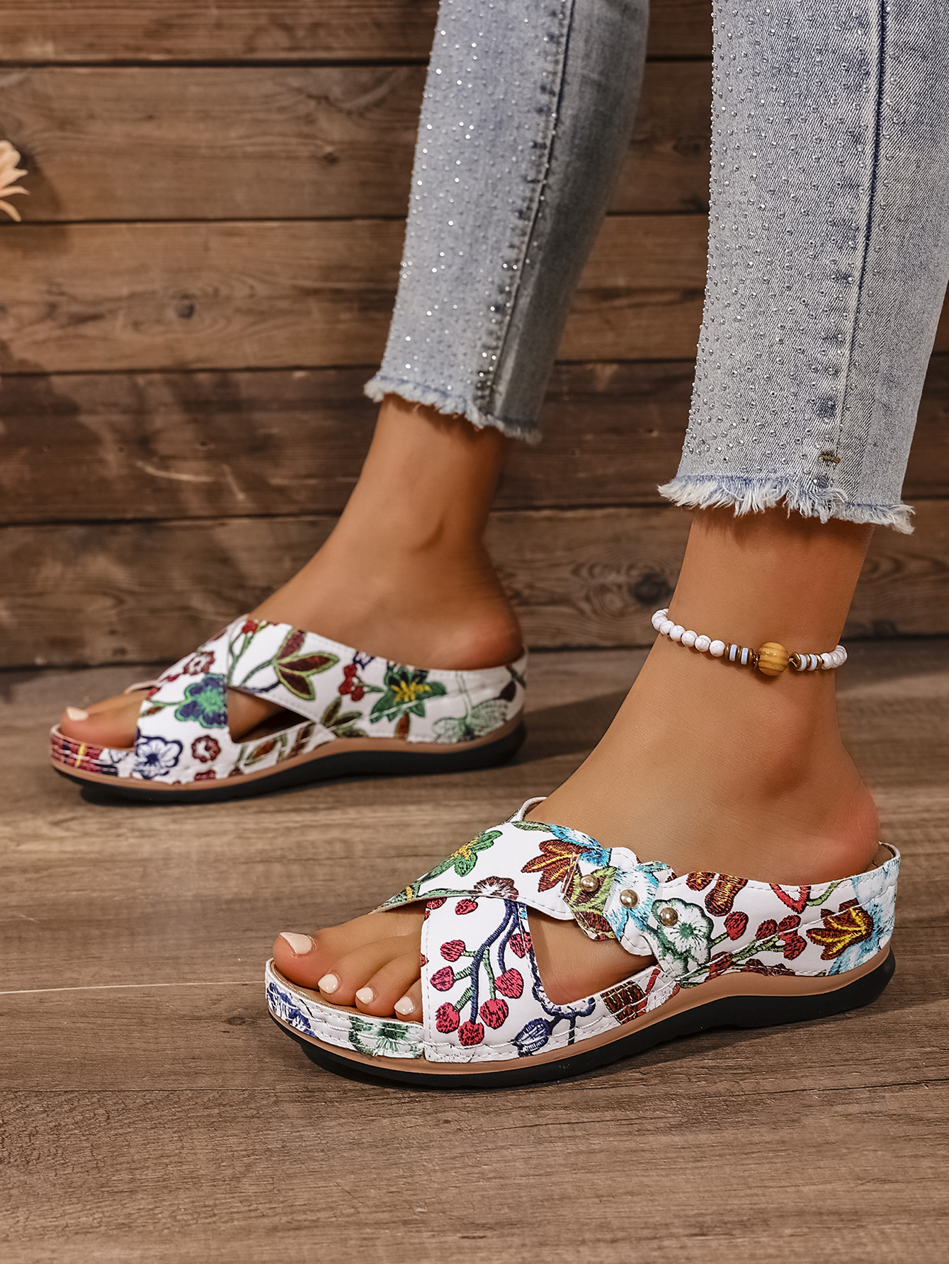 Womens Plus-Size Cross-Strap Soft-Soled Sandals