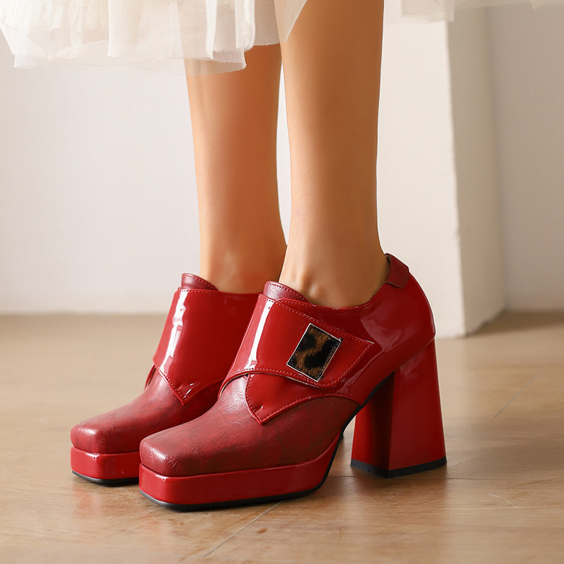 Square-toe Patent Leather Buckle Pumps Thick-soled High Heels foto 2