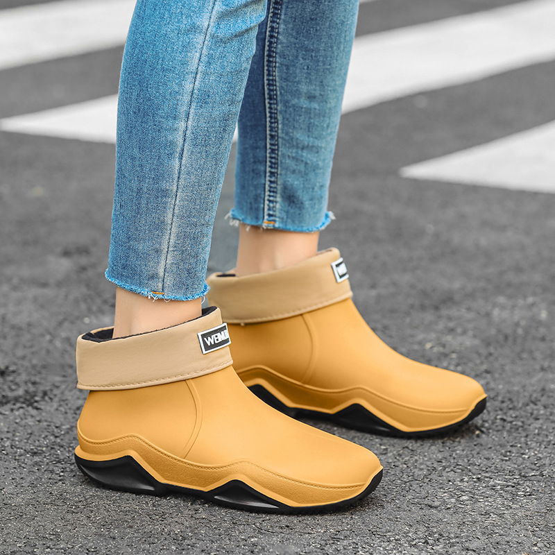 New Men's Rain Boots Short Tube Outdoor Waterproof Shoes foto 2