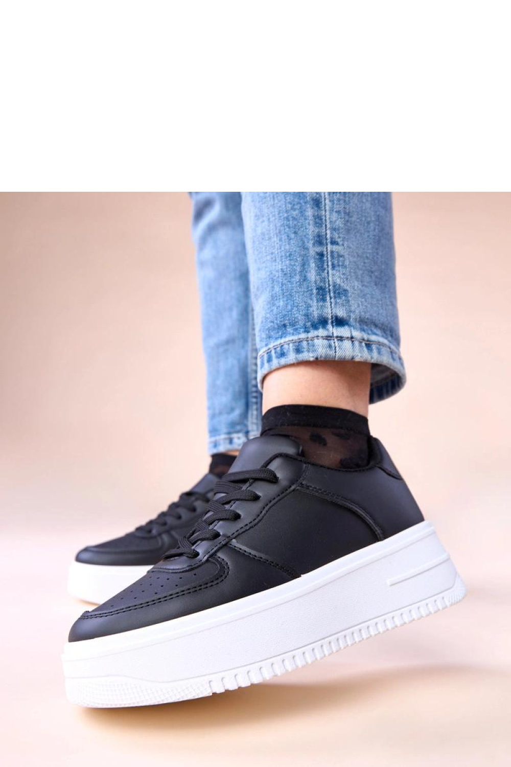 Sportschoenen op een platform Solea foto 2