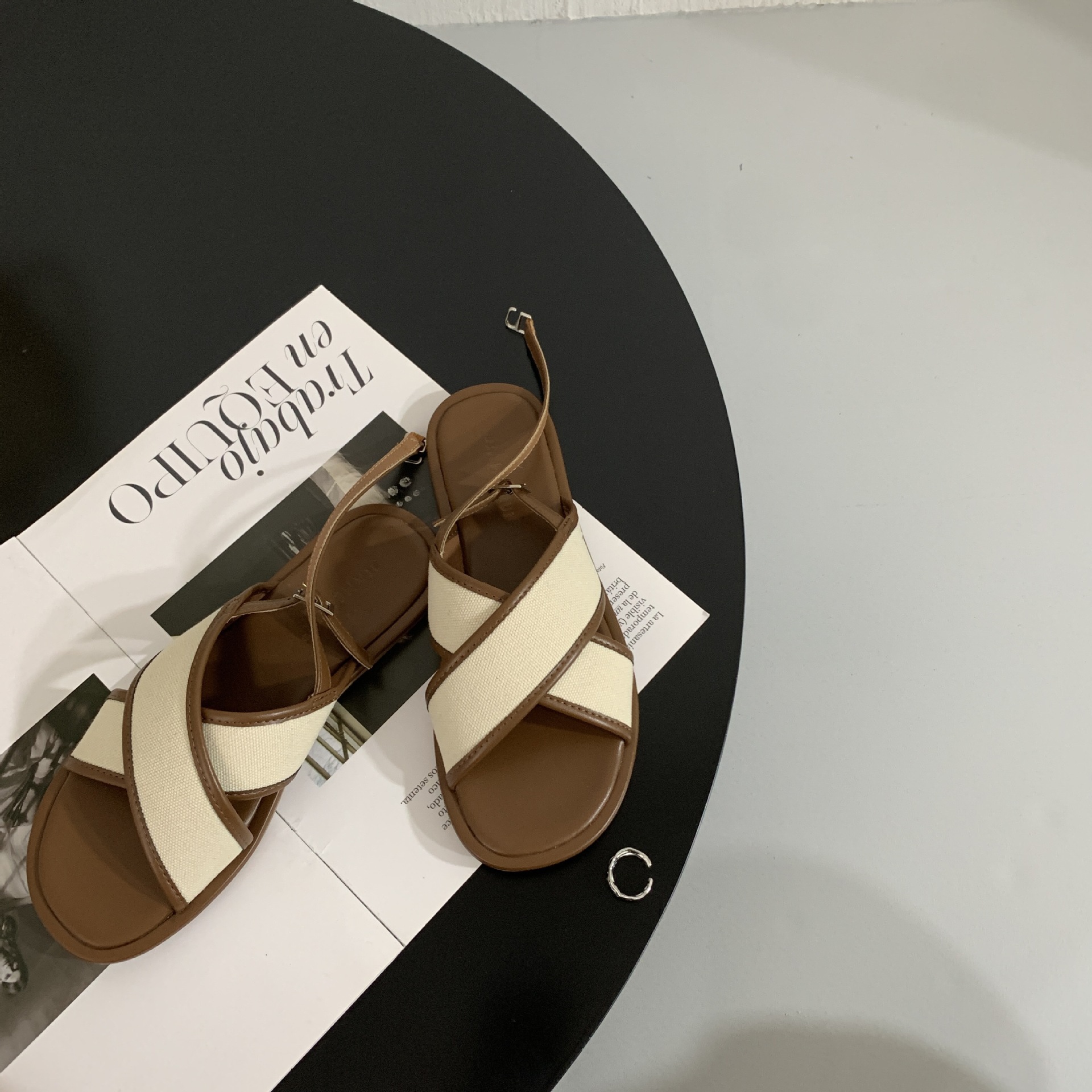 Retro Minimalist Cross-strap Sandals foto 2