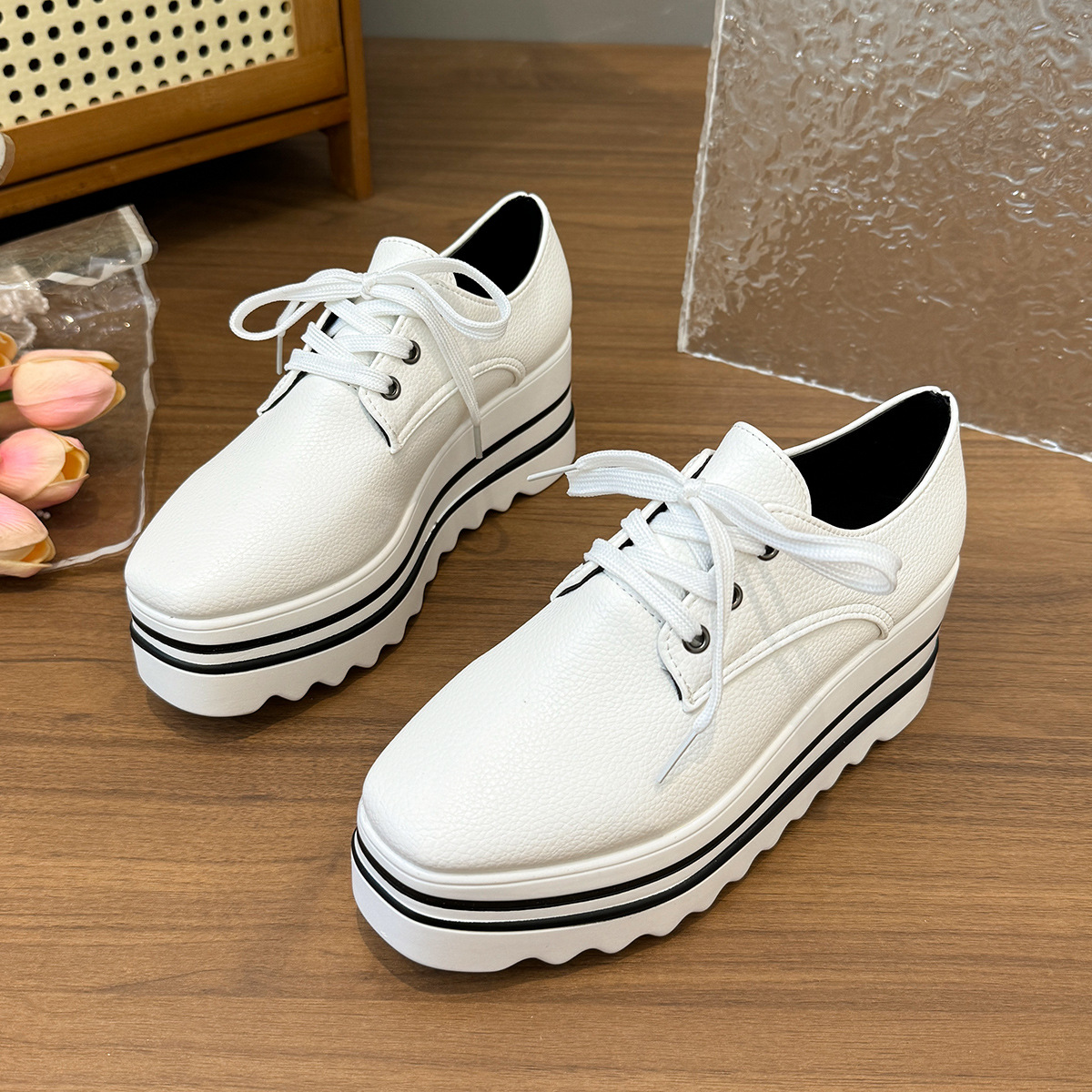 British Style Brogue Lace-up Square Toe Platform Pumps foto 2
