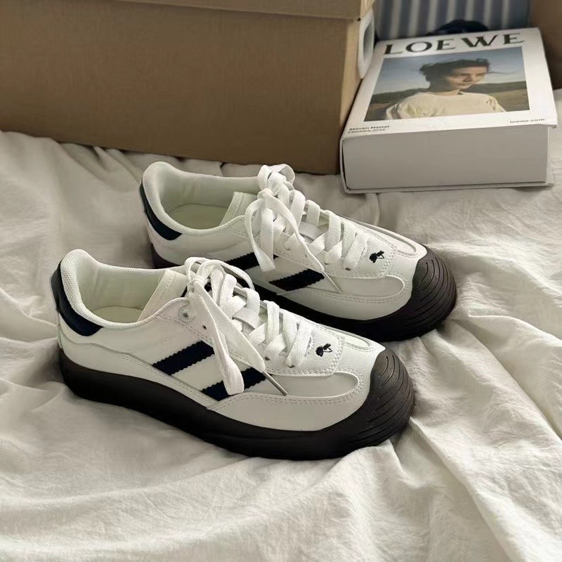 Women's Versatile Vintage Niche Breathable White Sneakers foto 4