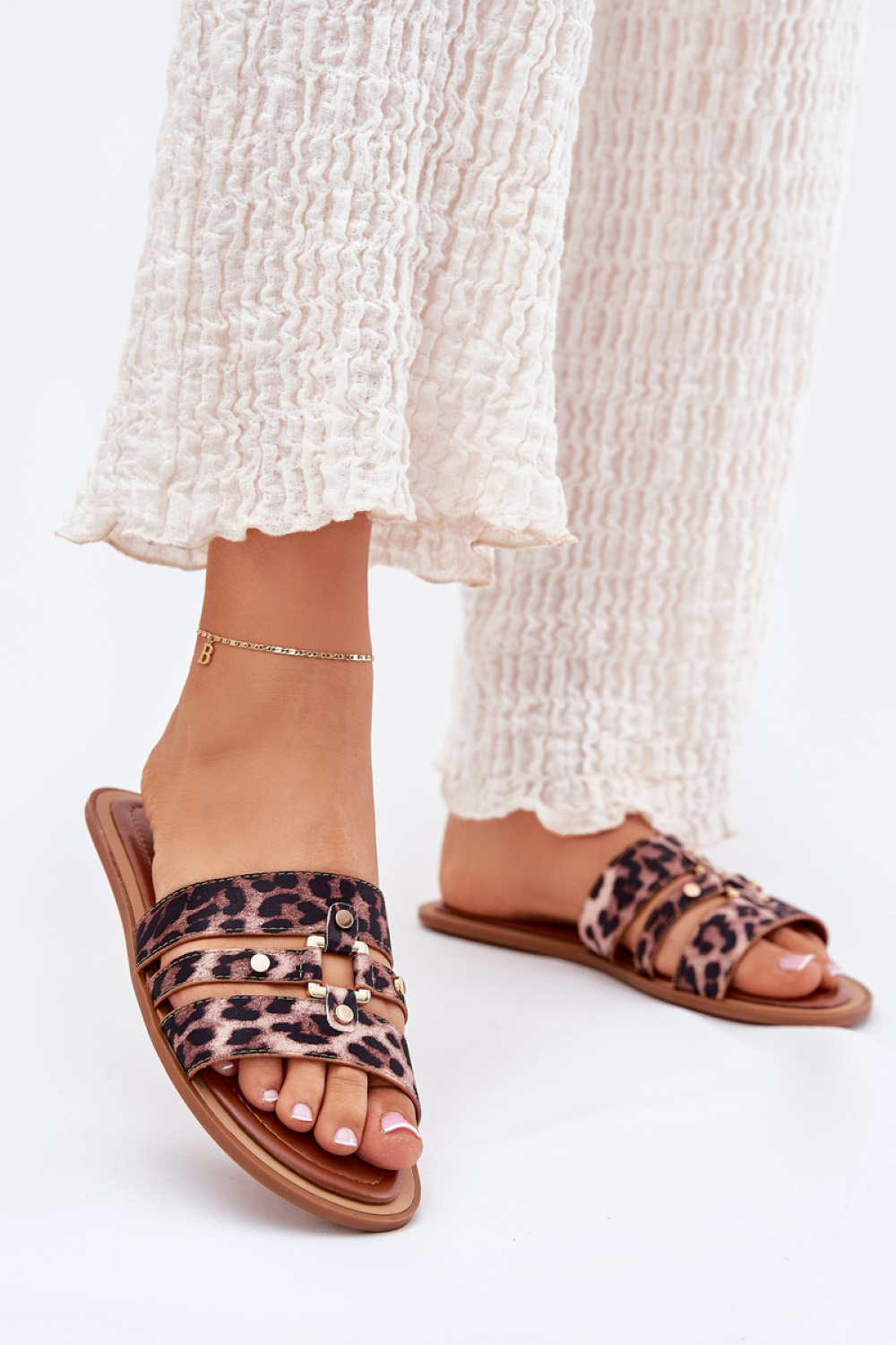Slippers Step in style