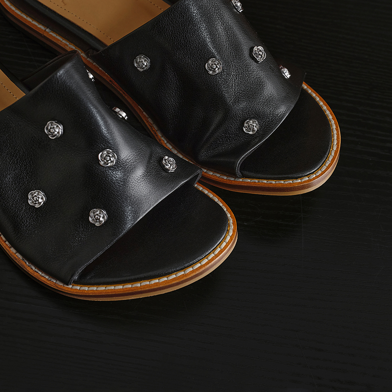 Women's Premium Full Grain Leather Studded Slide Sandals, Open Toe Flat Mules foto 2