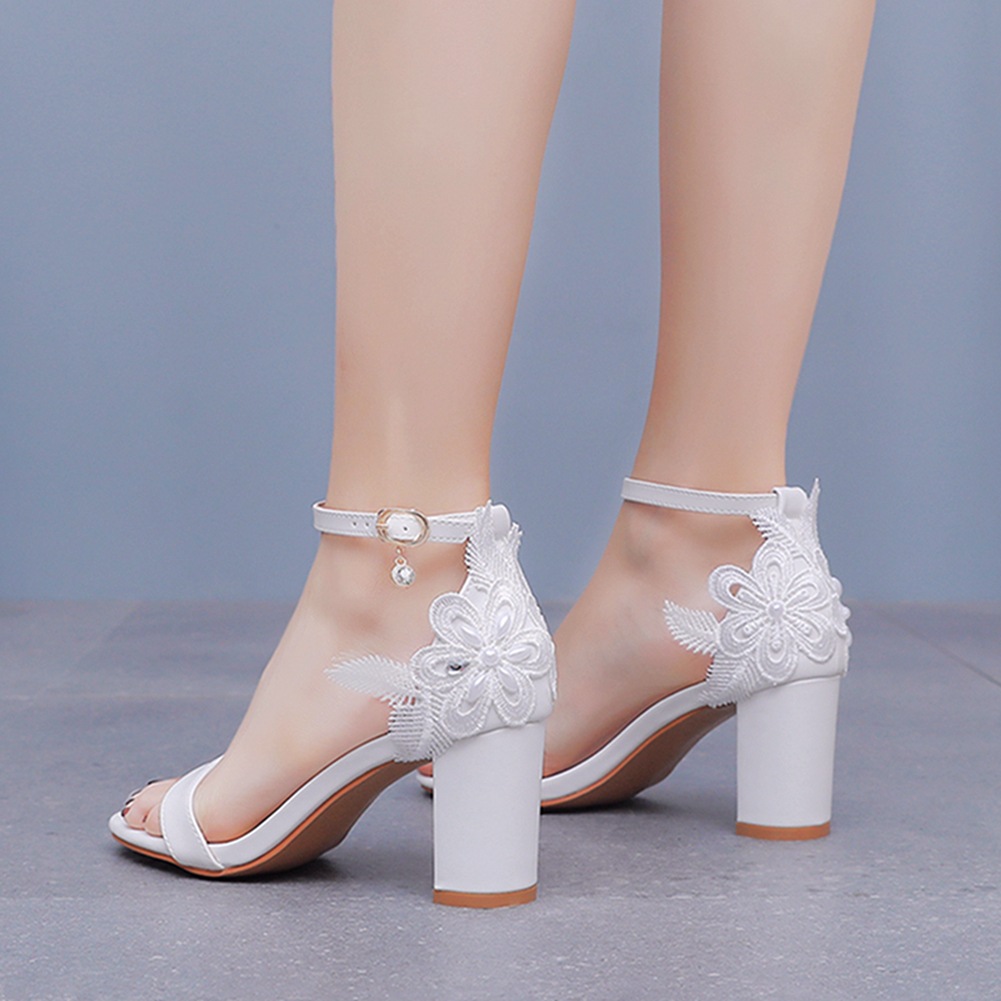 Chunky Heel Low-cut One-strap Round Toe Flower Beaded High Heel Sandals foto 4