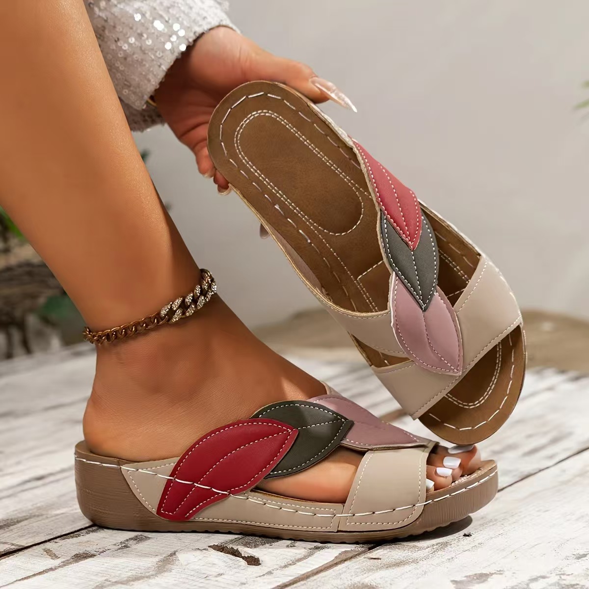 Summer New Color Matching Lightweight Outdoor Sandals Women foto 2