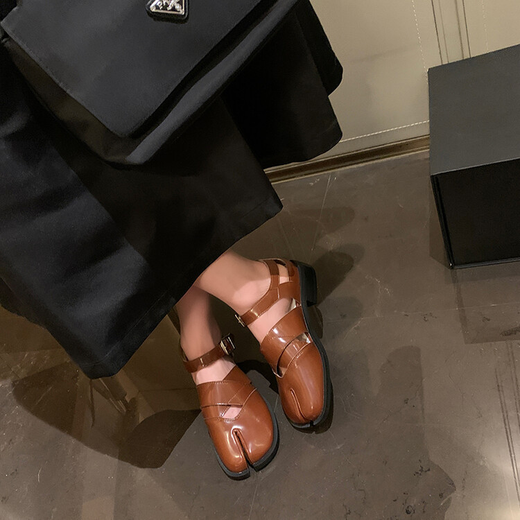 Women's Split-toe Hollow-out Flat Leather Shoes foto 3
