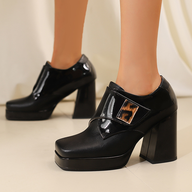 Square-toe Patent Leather Buckle Pumps Thick-soled High Heels foto 5