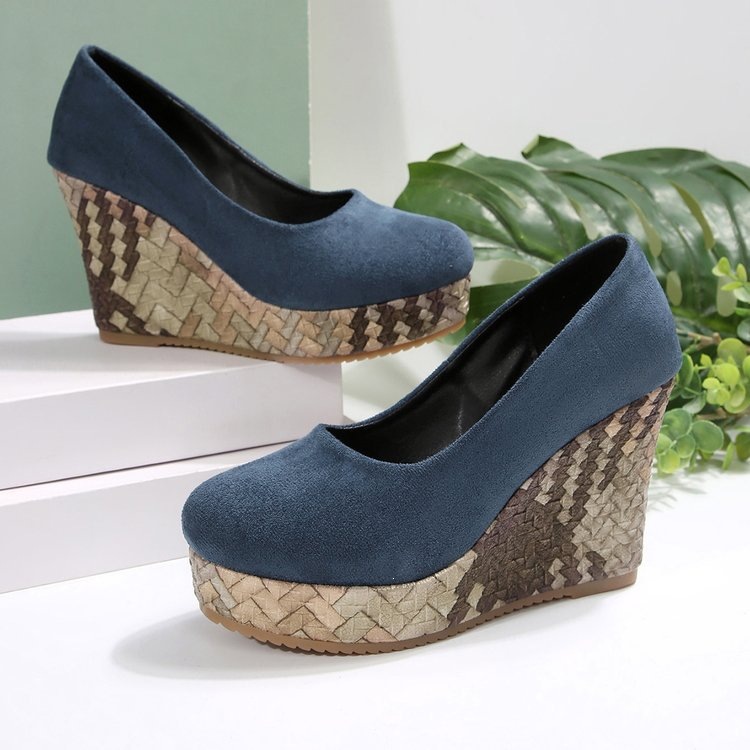 Women's Plus Size Wedge Heel Pumps - Casual Dressy Slip-On Formal Work Shoes foto 5