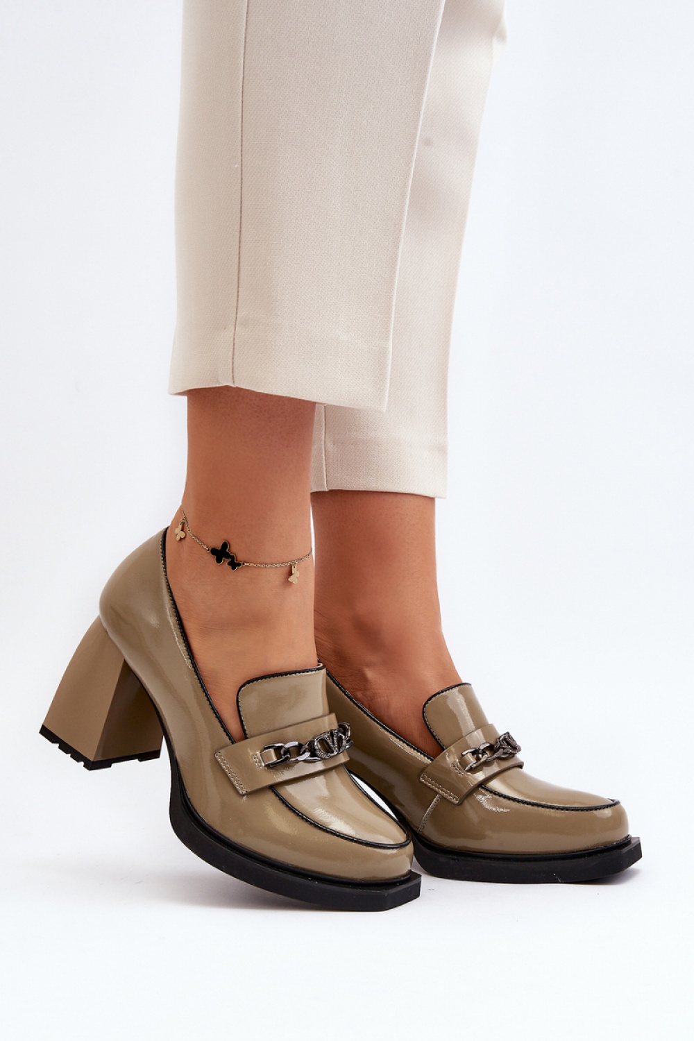 Pumps met dikke hak Step in style