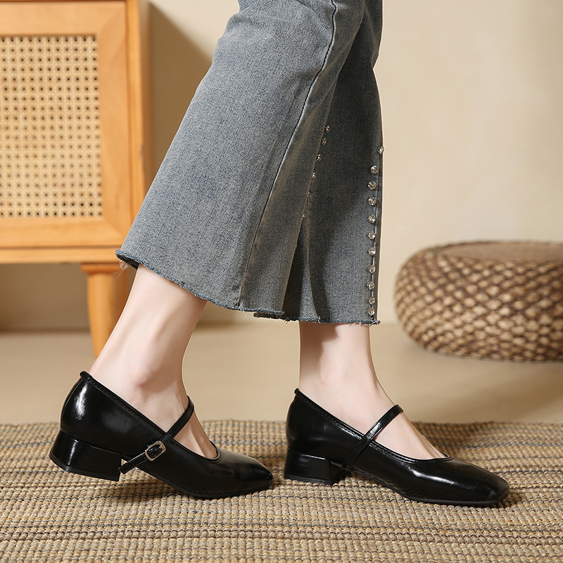 Chunky-heeled French-style Low-cut Pumps In Black For Women foto 4