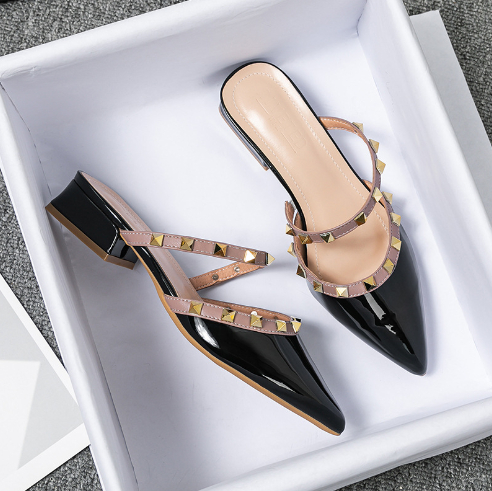 Mid-heel Pointed-toe Studded Sandals foto 3