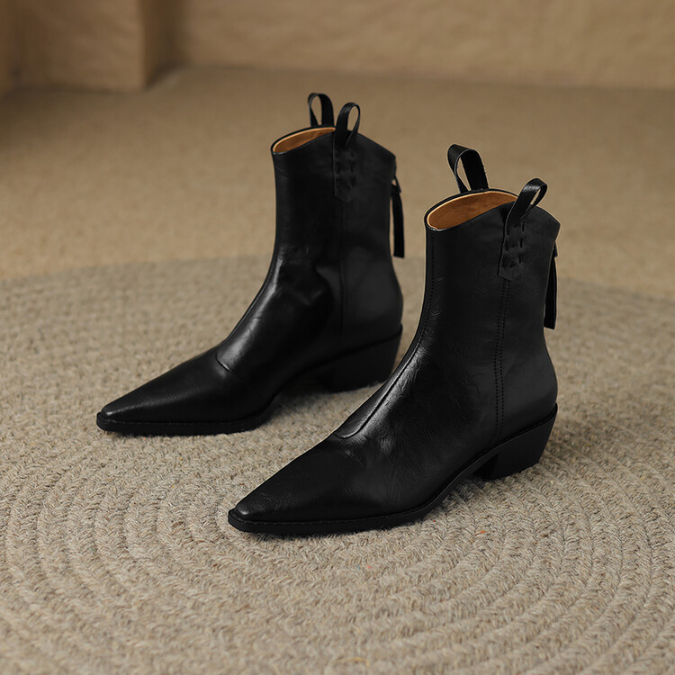 Autumn And Winter New Short Boots Women Pointed Toe Handsome British Style Martin Boots Solid Color foto 3