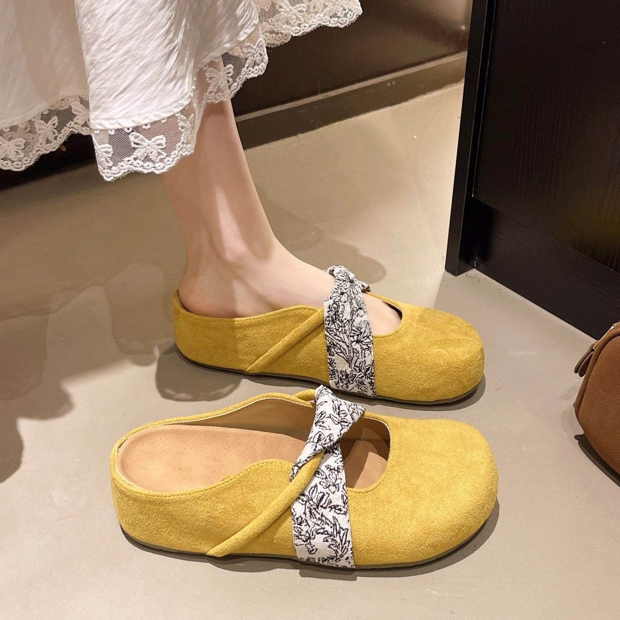 Casual Flat Slip-on Closed-toe Mule Sandals foto 2