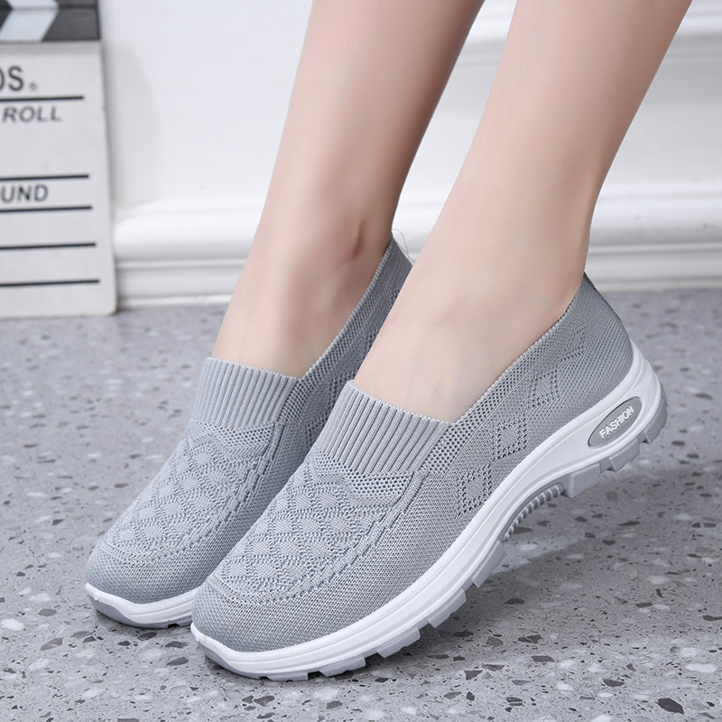 Non-slip Soft-soled Flyknit Walking Shoes Classic Style For Women Breathable foto 2