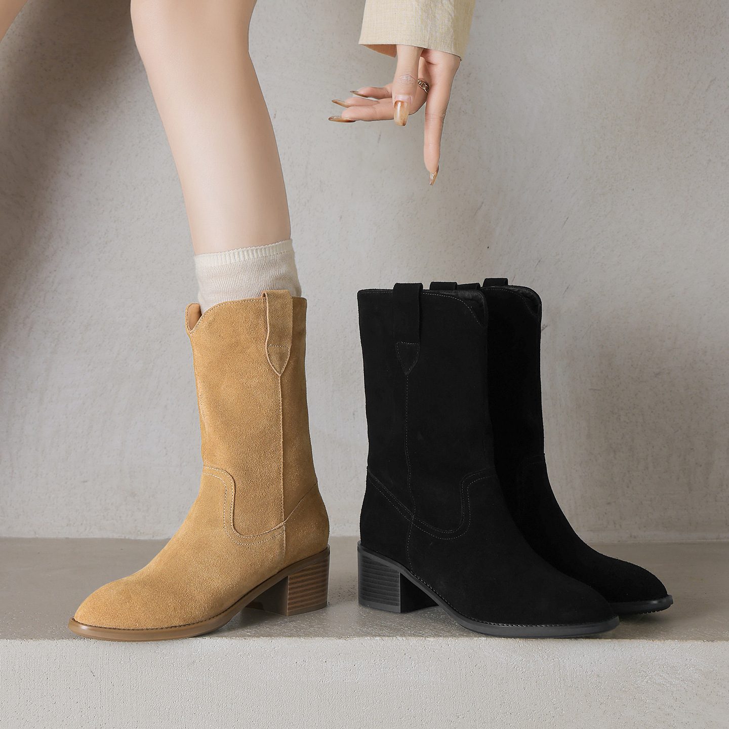 Womens Autumnwinter Brown Cowhide Boots With A Chunky Heel And A Matte Finish foto 4
