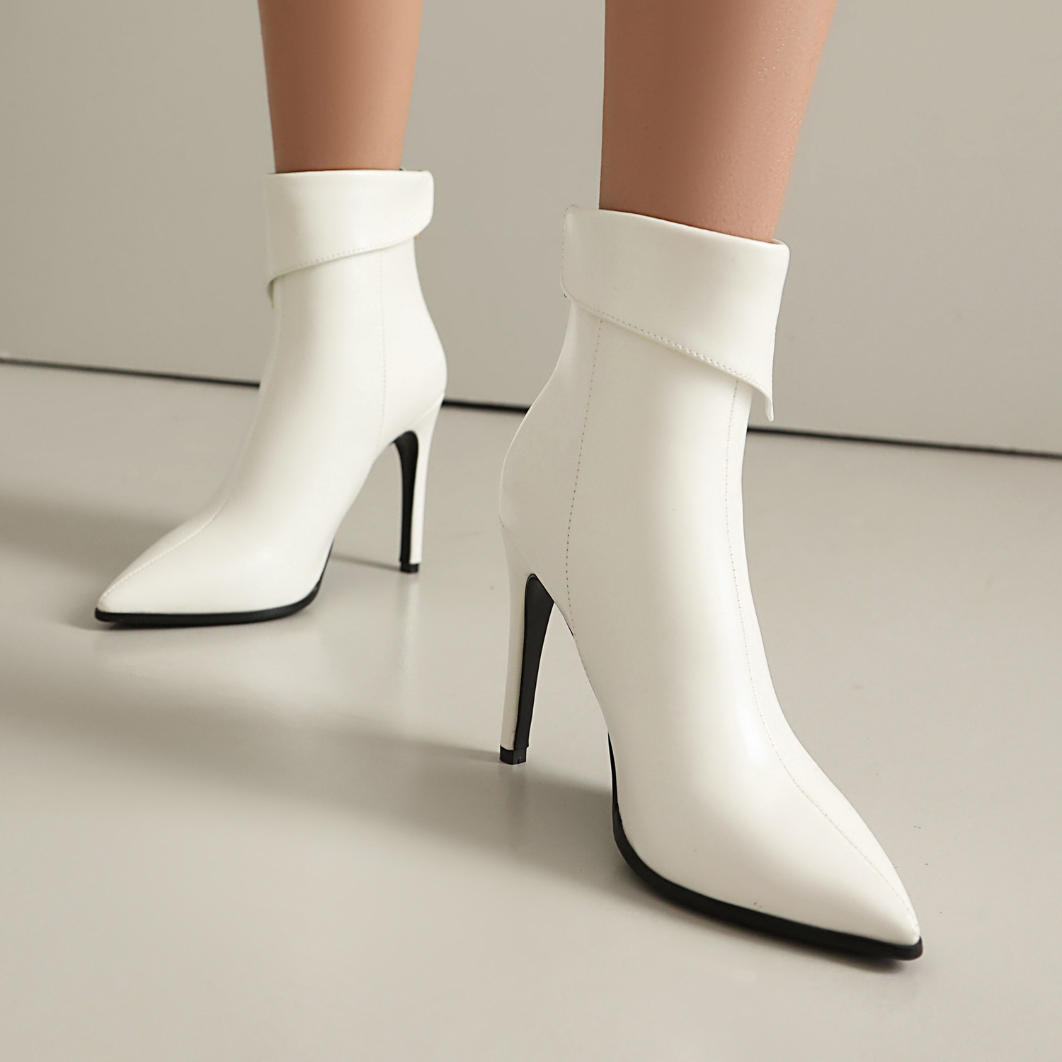Womens Plus-Size Pointed-Toe High Heels With Back Zipper