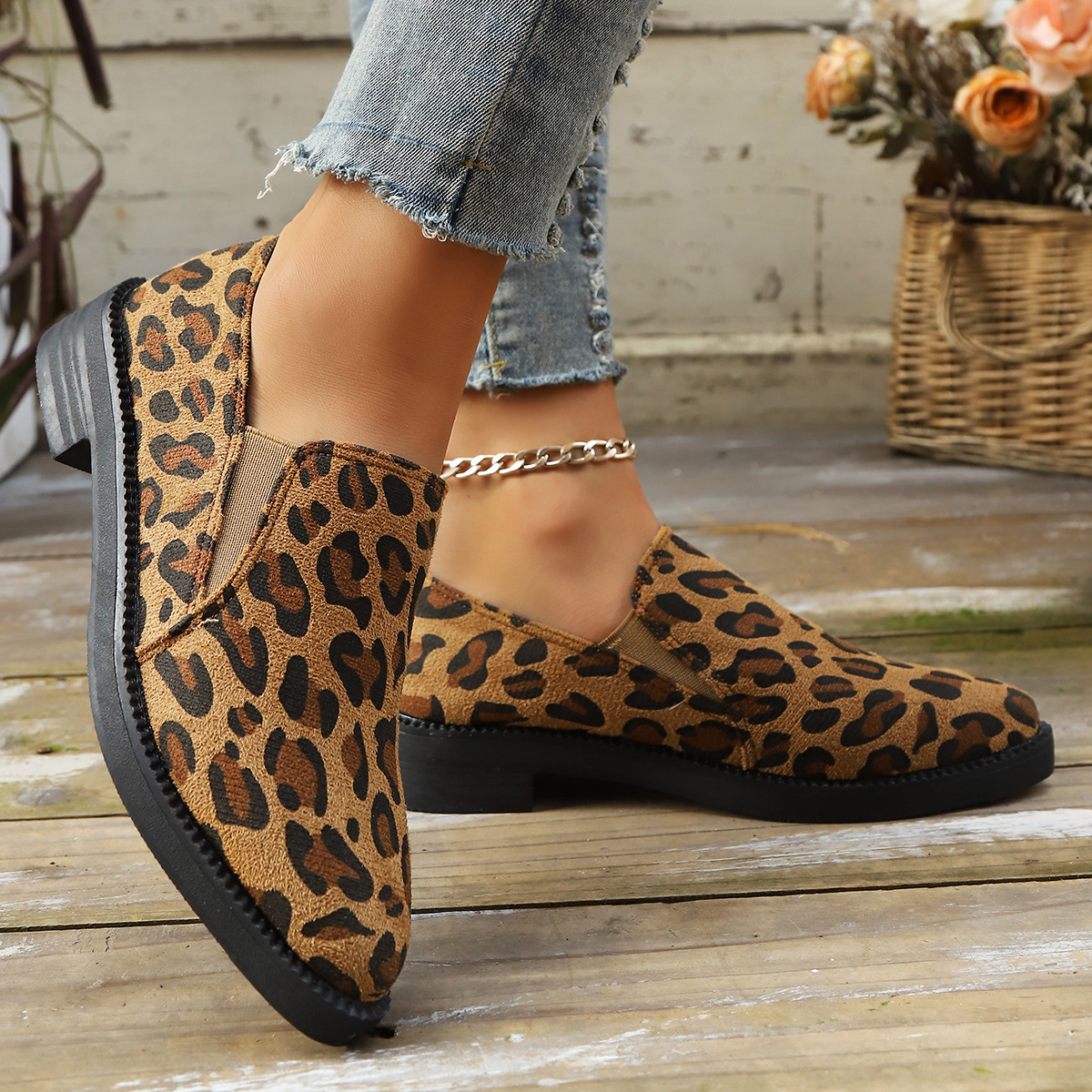 Pointed Toe Chunky Heel Lightweight Comfortable All-match Leopard Print Slip-on Shoes foto 4