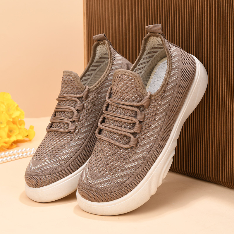 Stylish And Comfortable Fly Knit Mesh Shoes foto 3