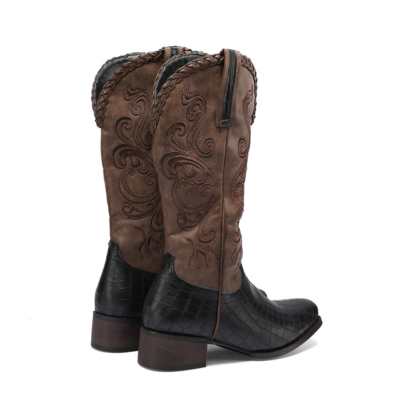 Riding Boots With A Chunky Heel And Embroidery Available foto 4