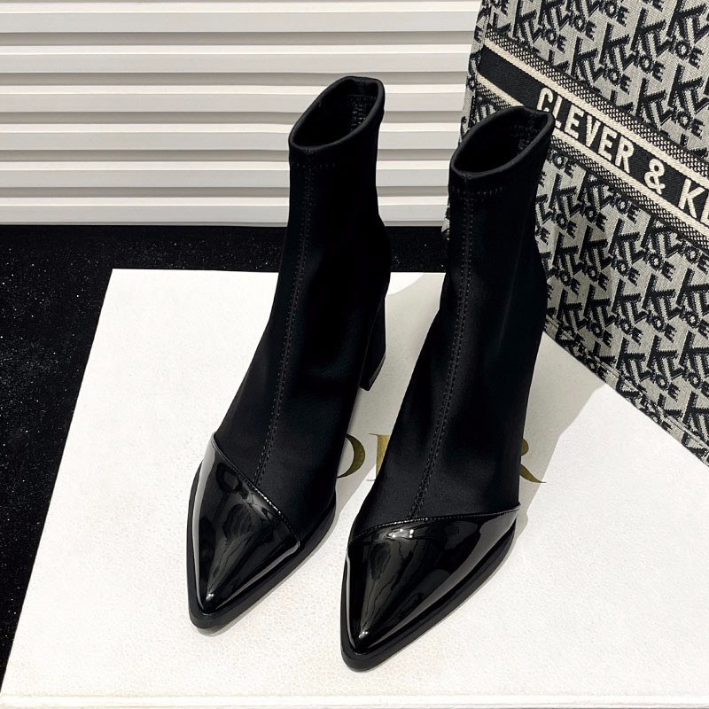 Womens Plus-Size Pointed-Toe Ankle Boots foto 4