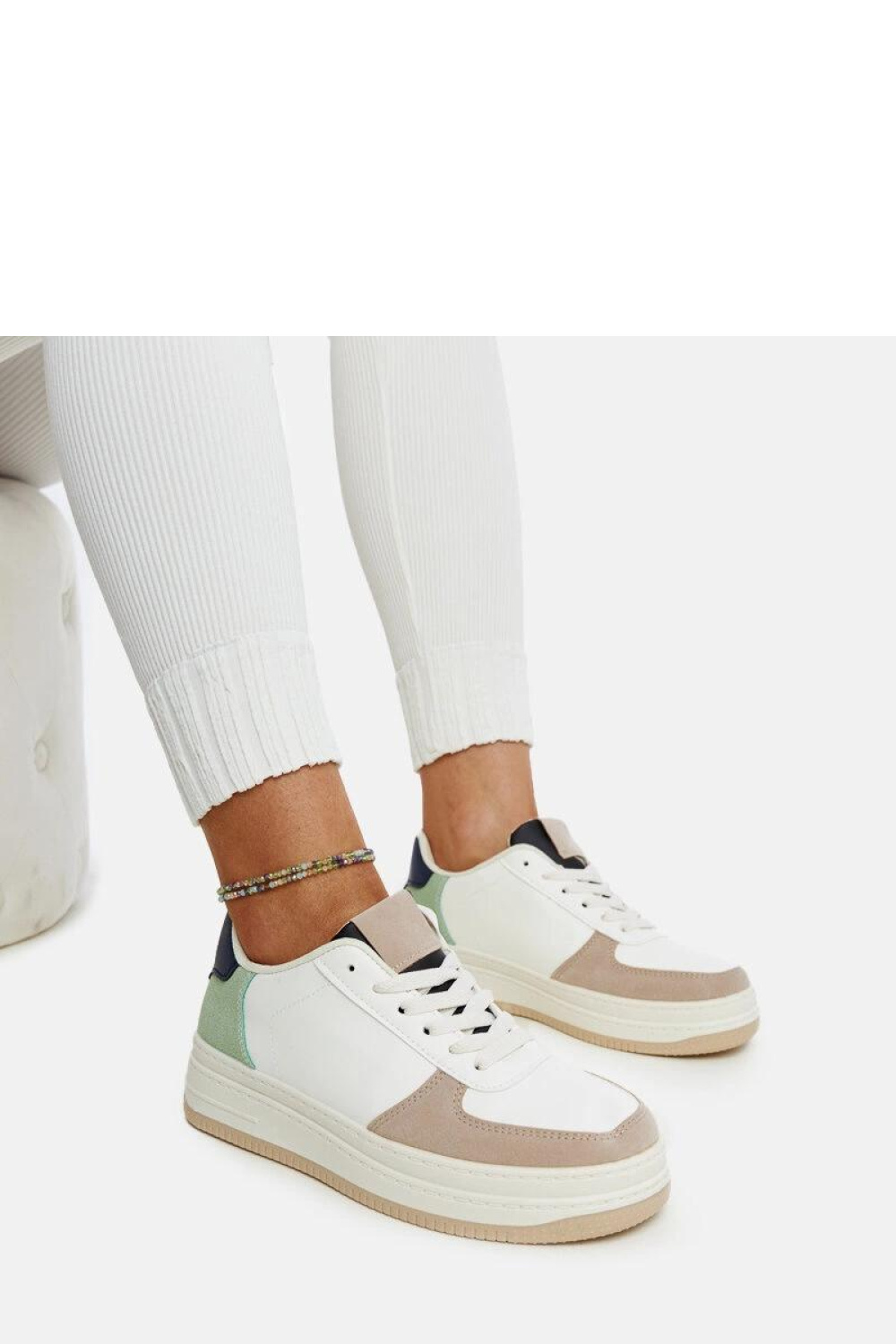 Sportschoenen op een platform Solea foto 5