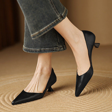 Genuine Leather Camellia Square-Toe Chunky-Heel Flat Shoes foto 2