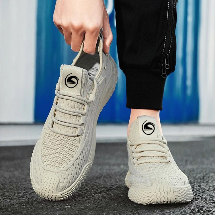 Breathable Flying Mesh Sports Shoes Casual Lightweight Lace-up Sneakers For Men foto 5