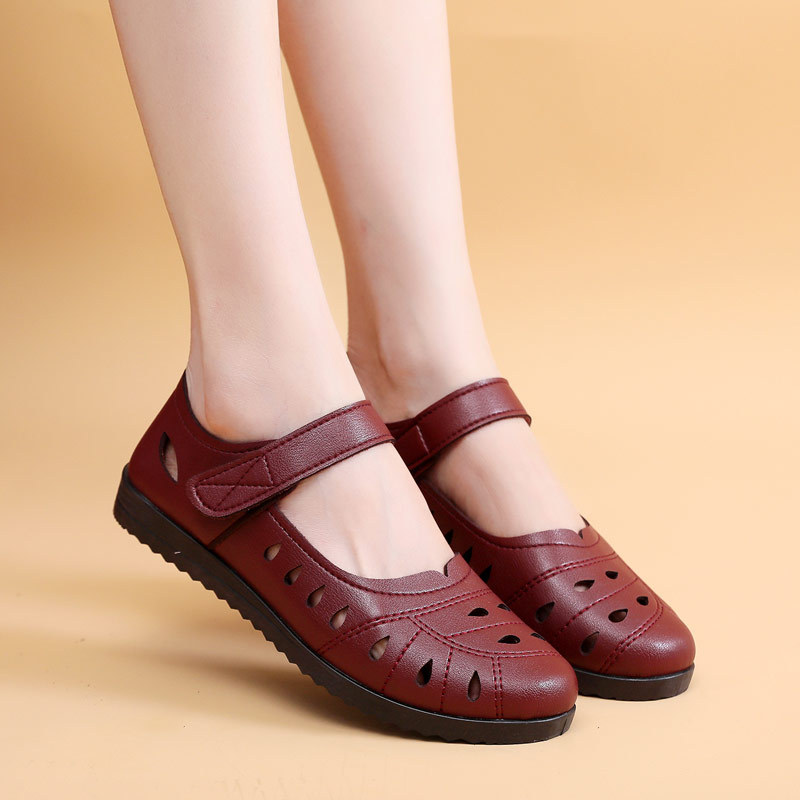 Hollow Breathing Comfortable Flat Soft Bottom Middle-aged And Elderly Sandals foto 3
