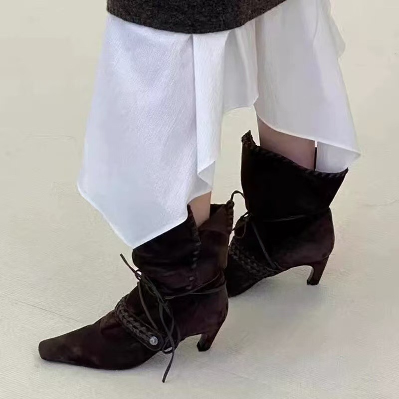 Square-toe Chic Womens Western Boots With Cross-tie Straps And Chunky Heels foto 4
