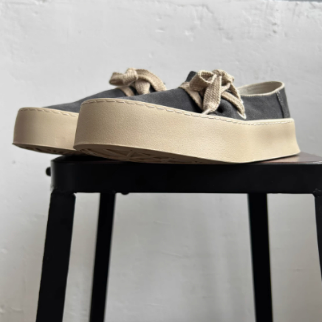 Japanese-style Retro Breathable Sneakers Men's Thick-soled Design Suede foto 3