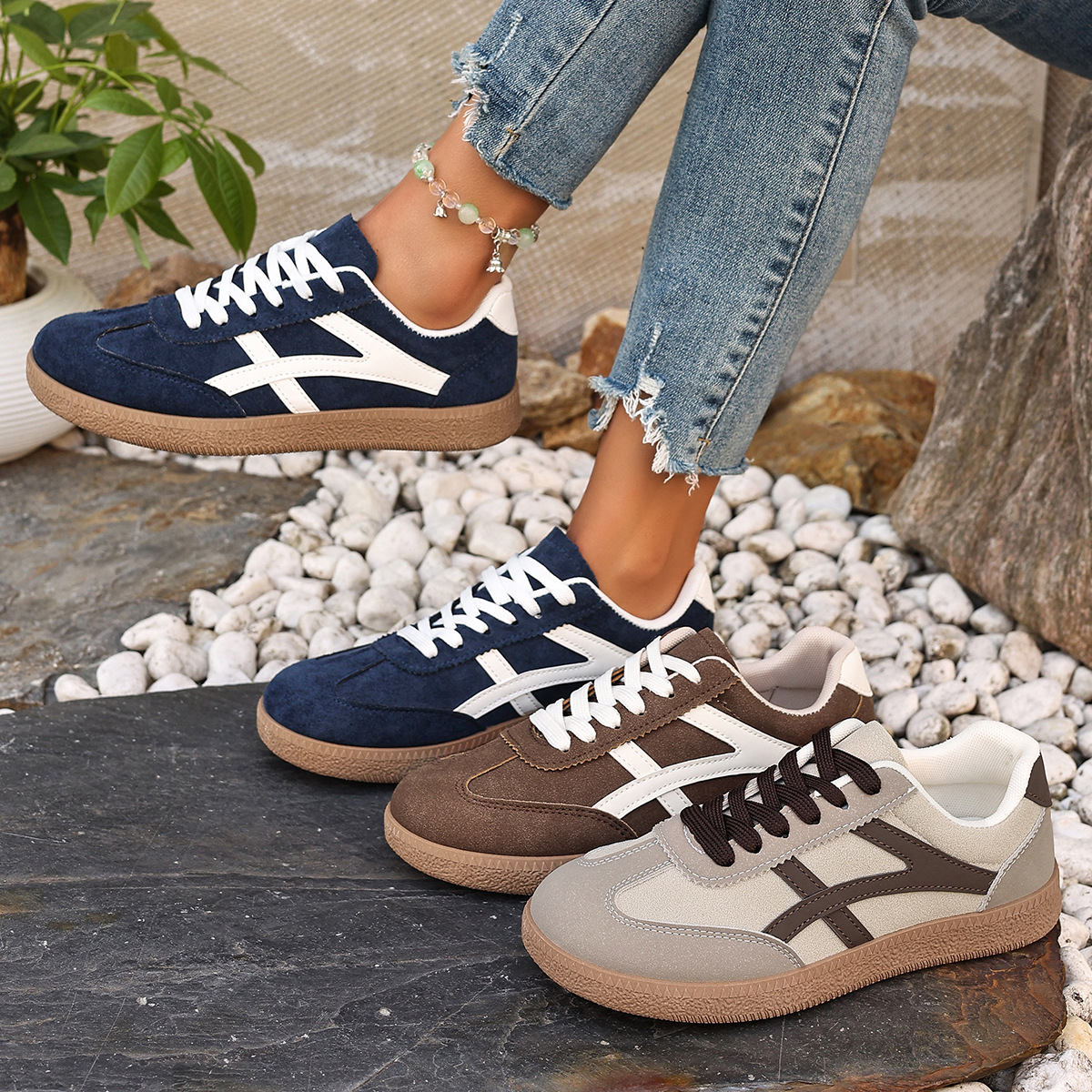 Versatile Lace-up Low-top Athletic Sneakers foto 2