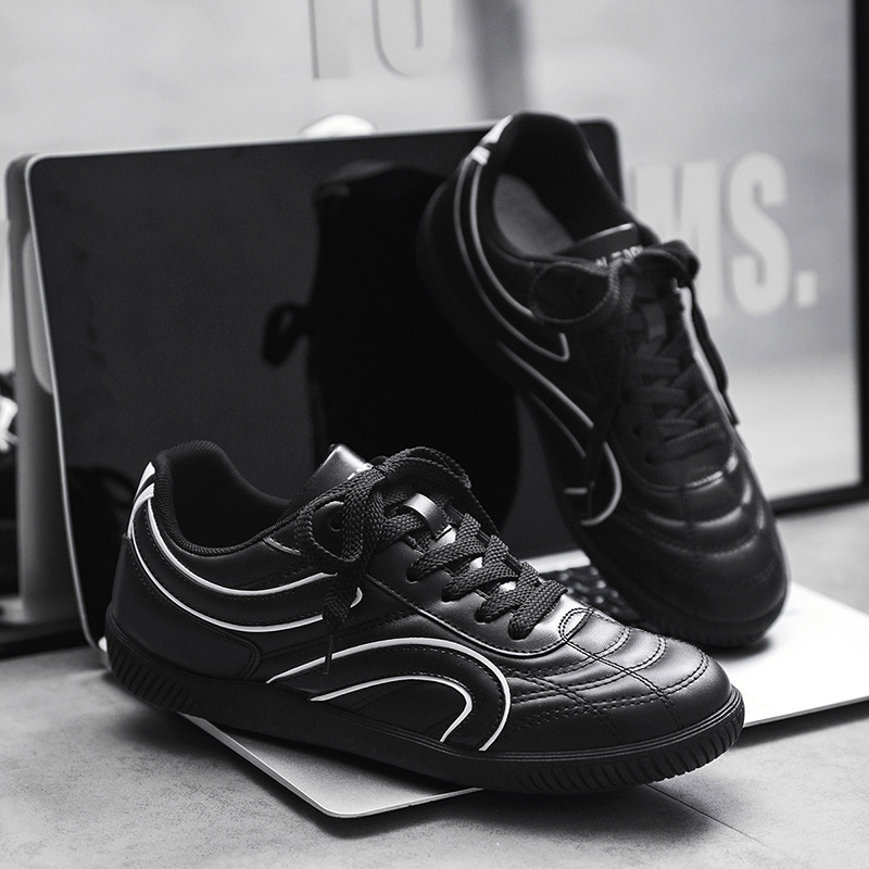 Retro Easy Matching Football Training Shoes Men