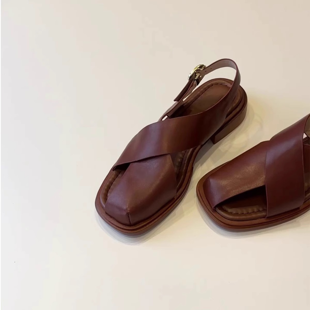 Women's Retro Hollow-out Roman Sandals With Buckle foto 4