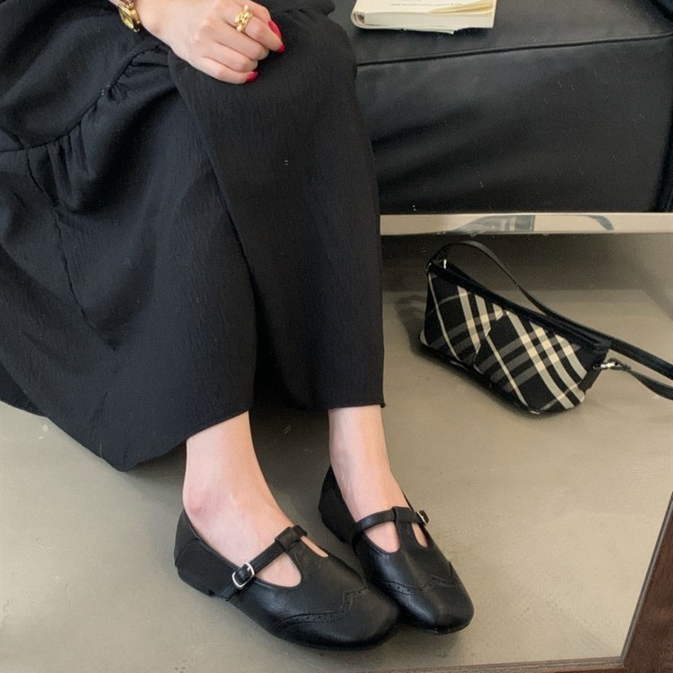 Vintage Flat-heeled Slingback Shoes With A T-strap Buckle foto 3