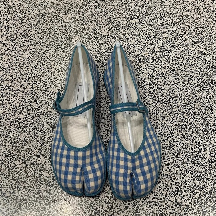 Korean Style Plaid Split Toe Ballet Flat Bottom Pumps foto 4