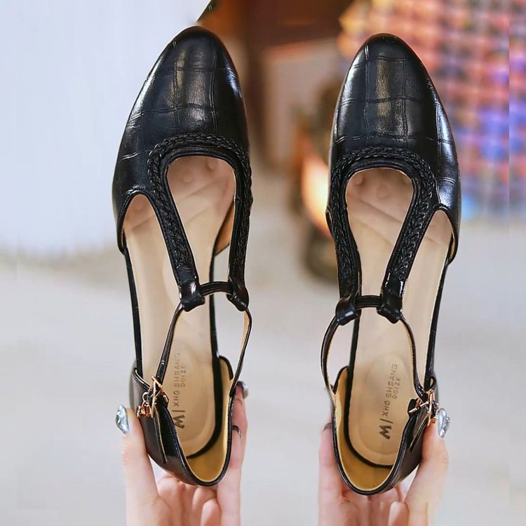 Soft Leather Pointed Cross-strap Hollow Leather Shoes foto 2