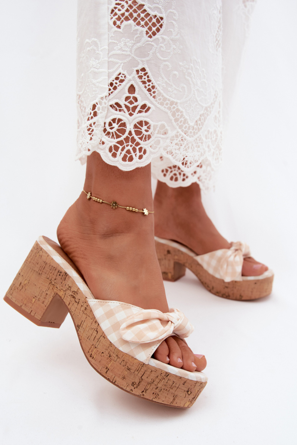 Hakken slippers Step in style