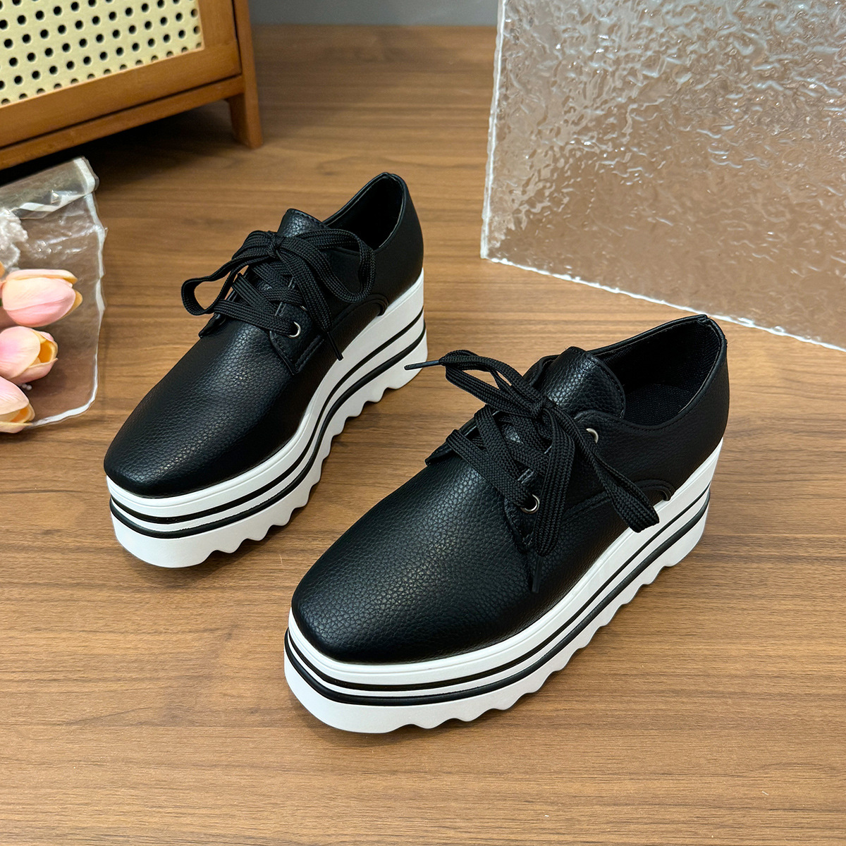 British Style Brogue Lace-up Square Toe Platform Pumps foto 4