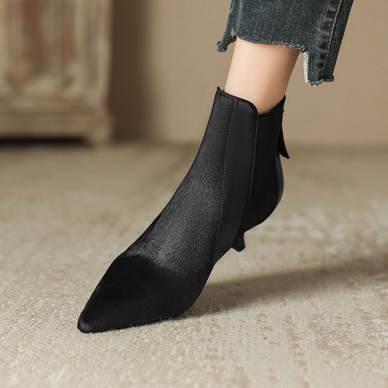 Full-leather Stiletto-heeled Pointed-toe Ankle Boots With A Back Zipper