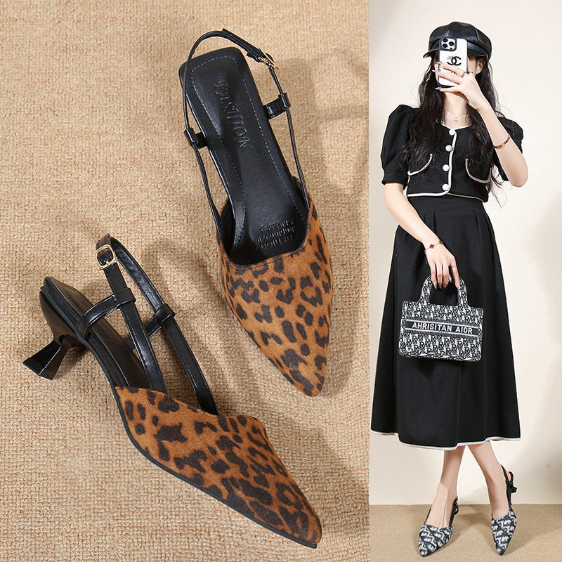 Pointed-toe Stiletto Pumps Low-heeled Closed-toe Vintage Style foto 2