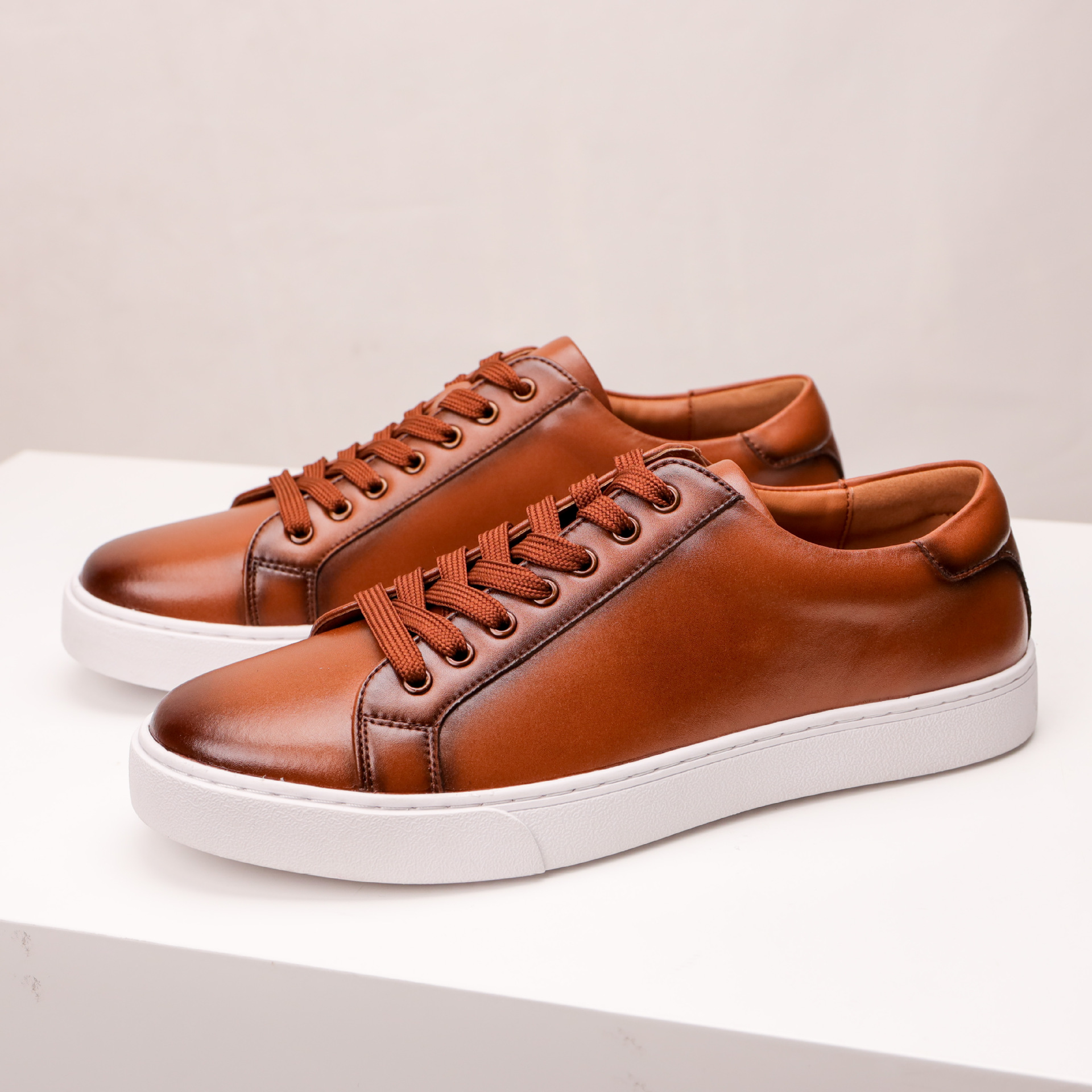 Business Casual Leather Shoes Men's Leather Soft Bottom Skateboard Shoes foto 2